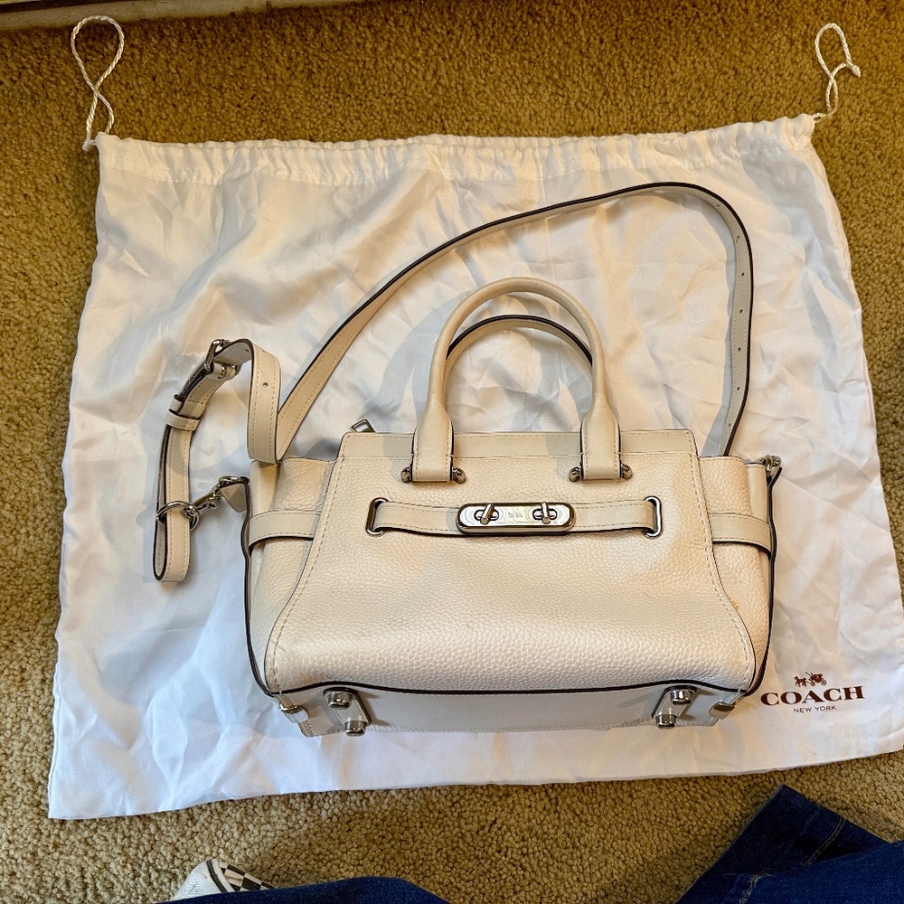 Coach Swagger 27 Carryall in Pebble Leather